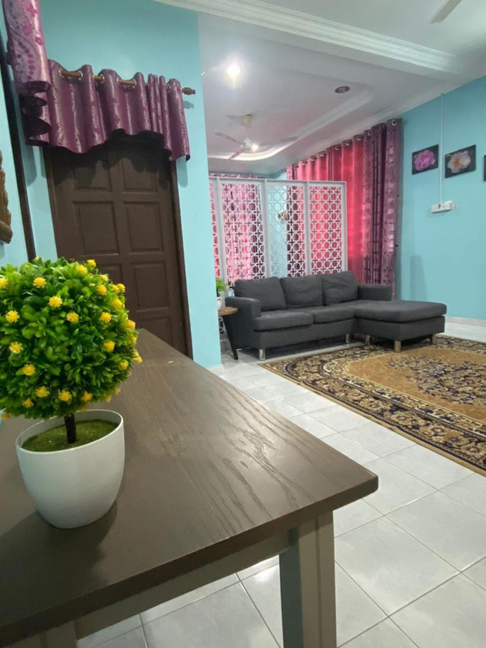 Seri Idaman Guest House Pasir Mas المظهر الخارجي الصورة
